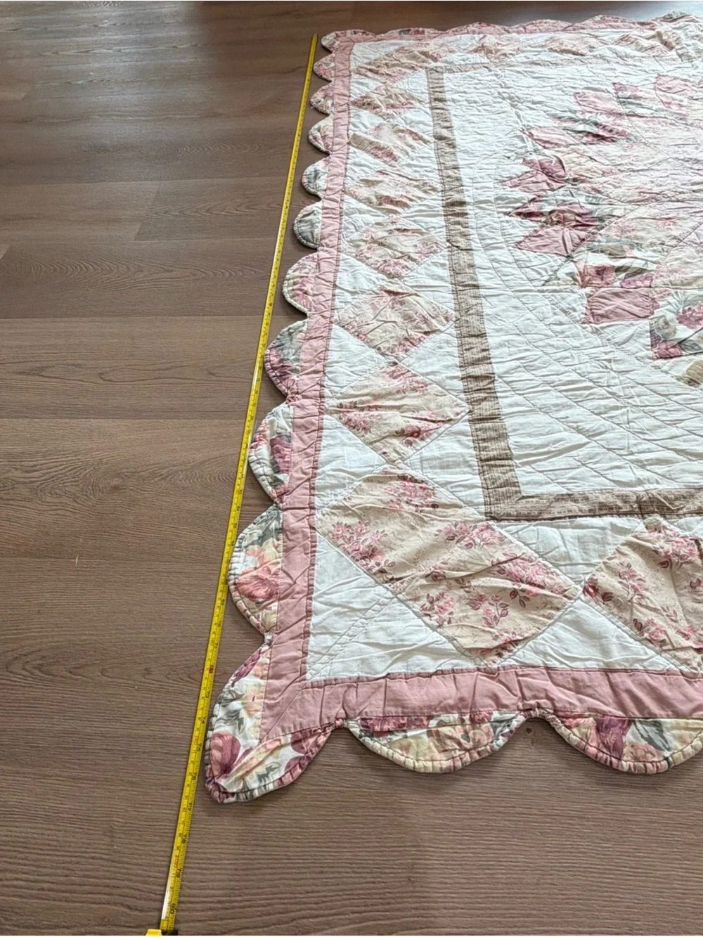 VTG Y2K Lovely Handcrafted Giant Pink Dahlia Medallion Patchwork Quilt 79x77”
